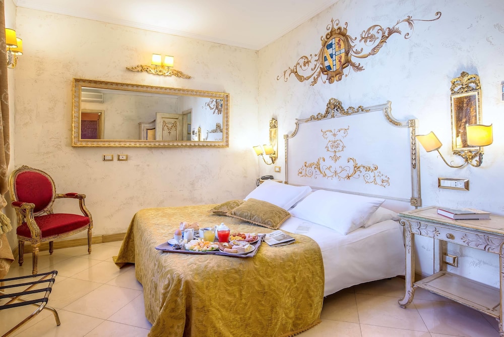Room Select Via Veneto 30/50