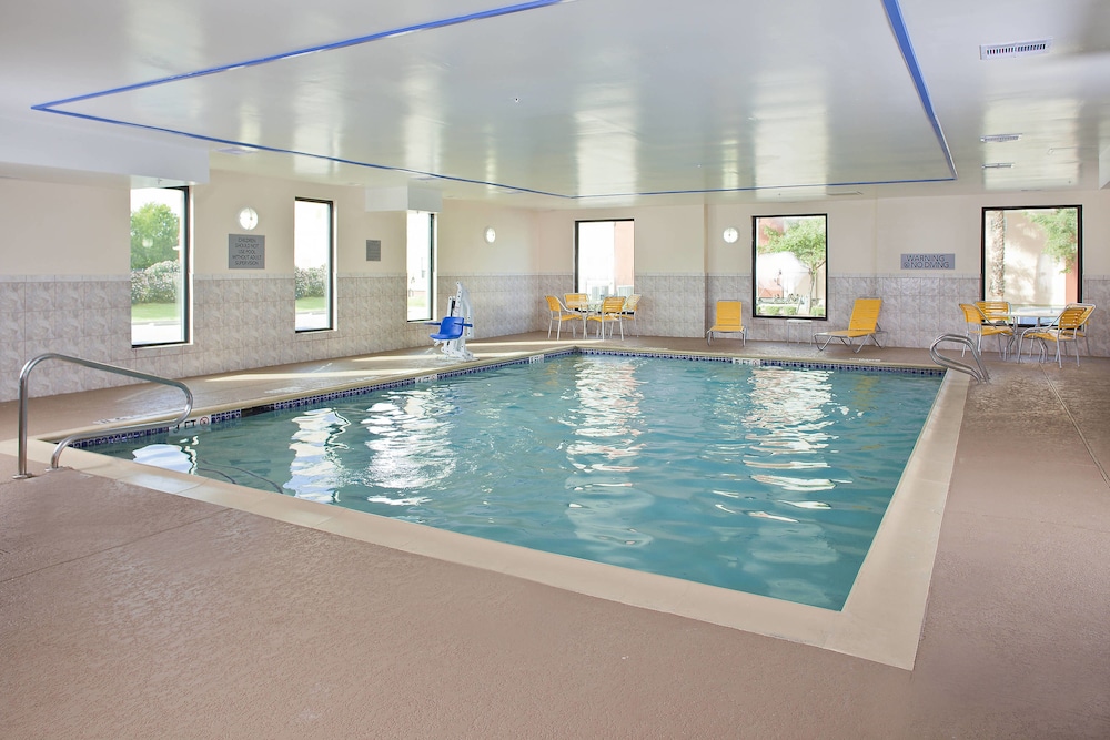 Fairfield Inn Suites By Marriott Houston Hobby Airport 3/28