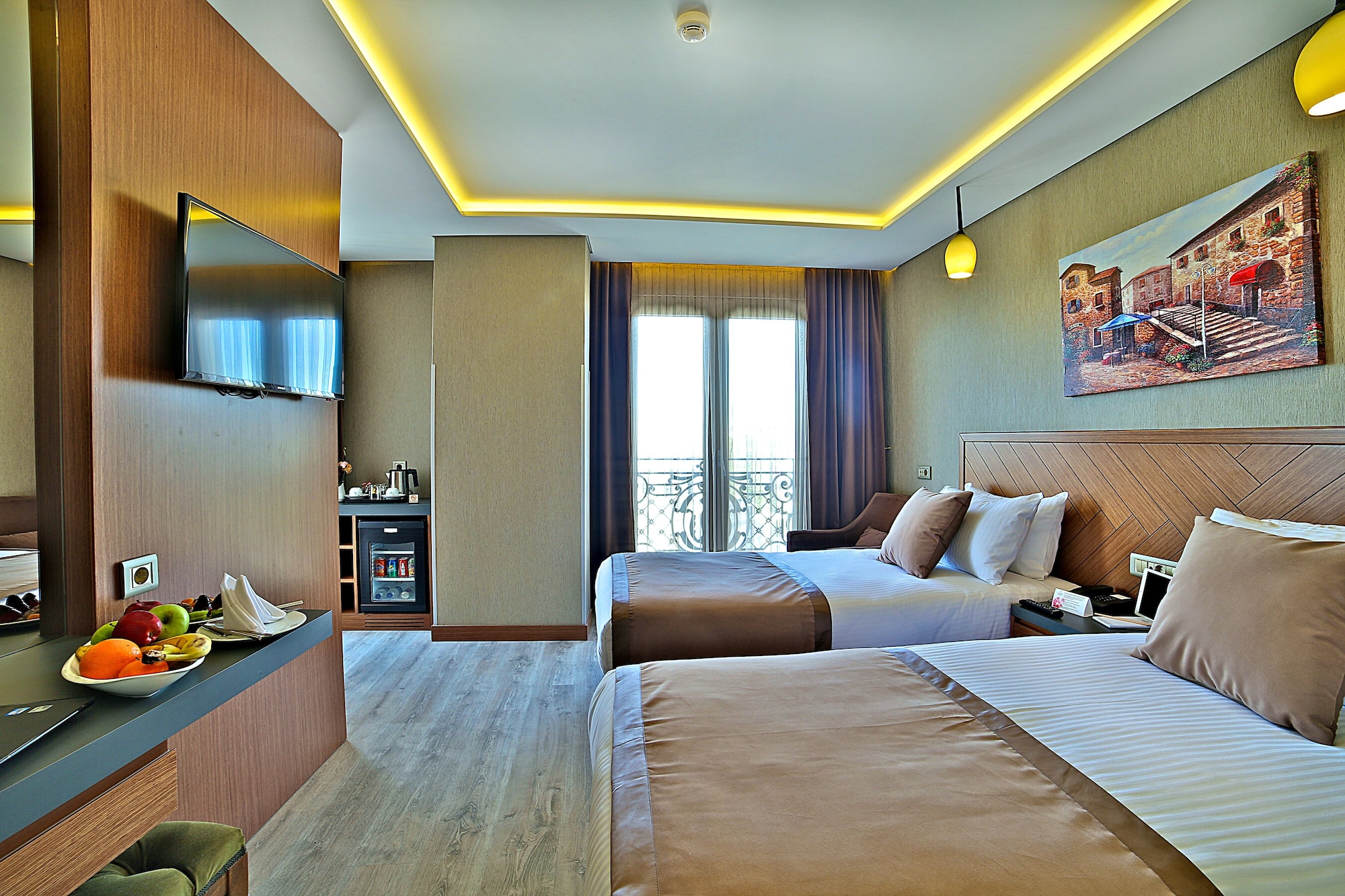 غرفة عائلية بسرير مزدوج وسرير فردي، Corner Hotel 2/3