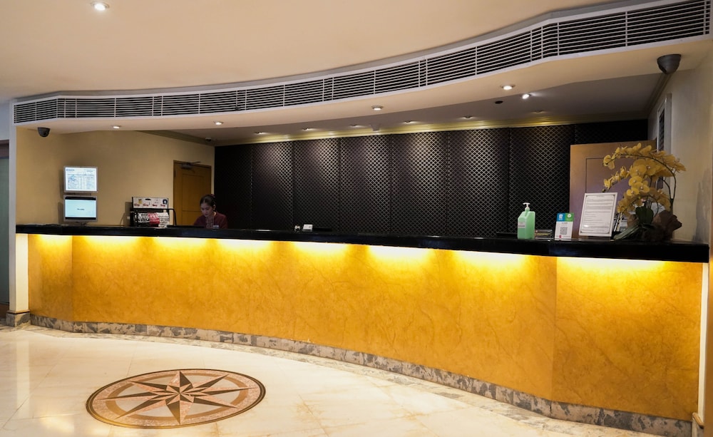 Berjaya Makati Hotel 10/72