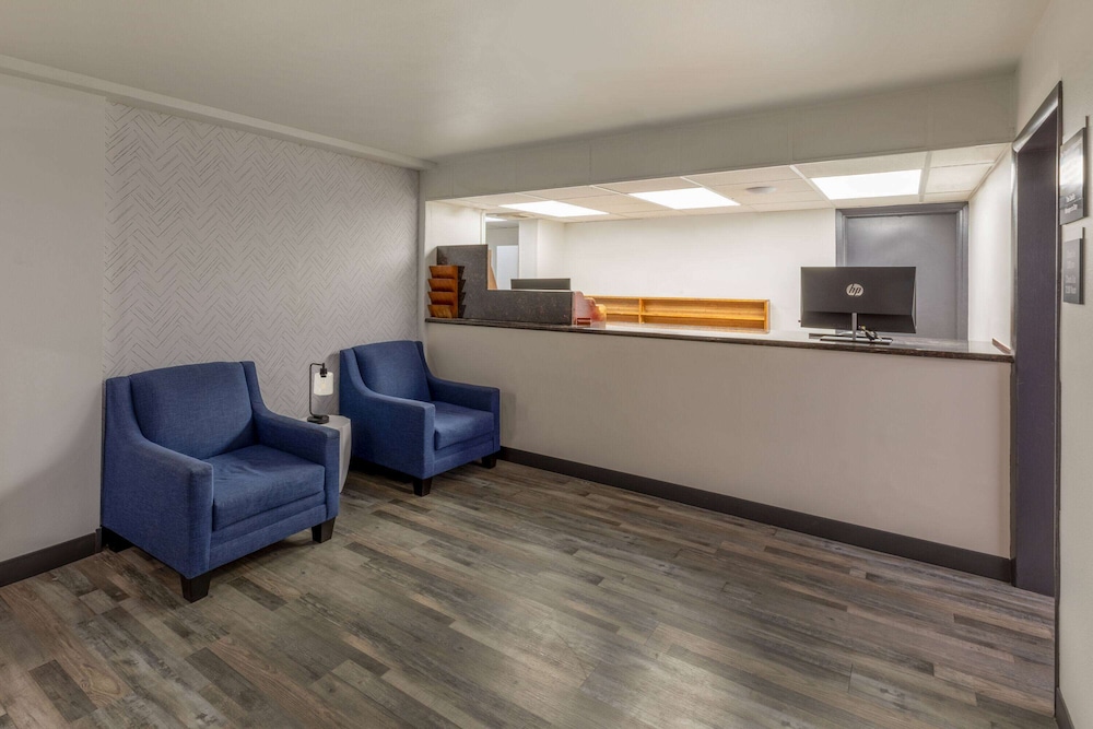 Baymont by Wyndham Laredo 4/22