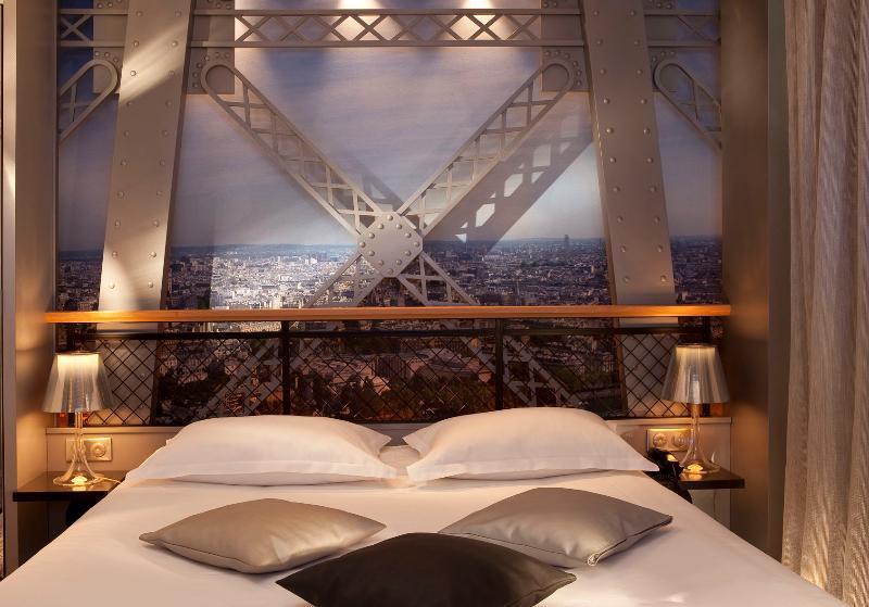 Room, Single, Eiffel View