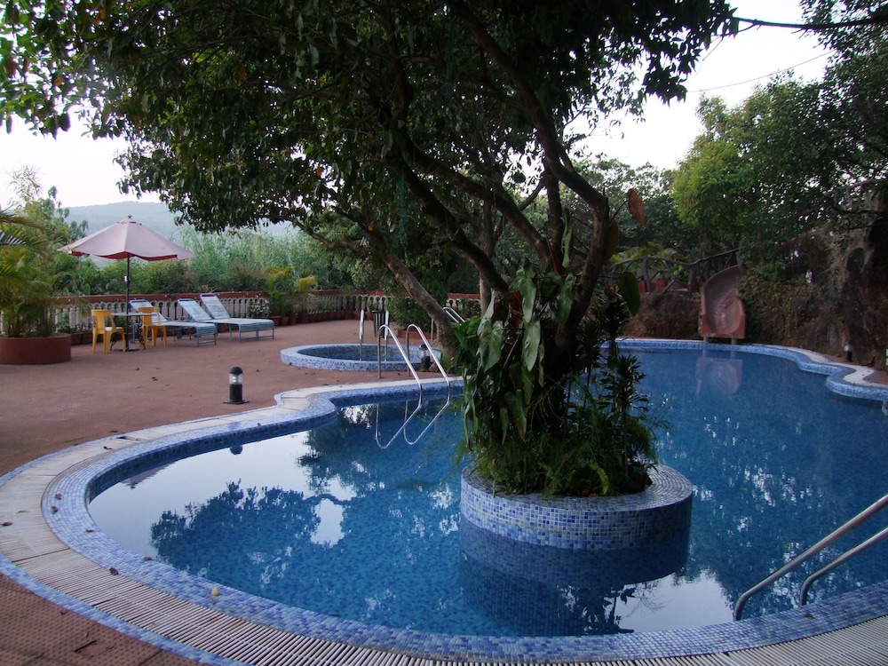 Bella Vista Resort 62/68