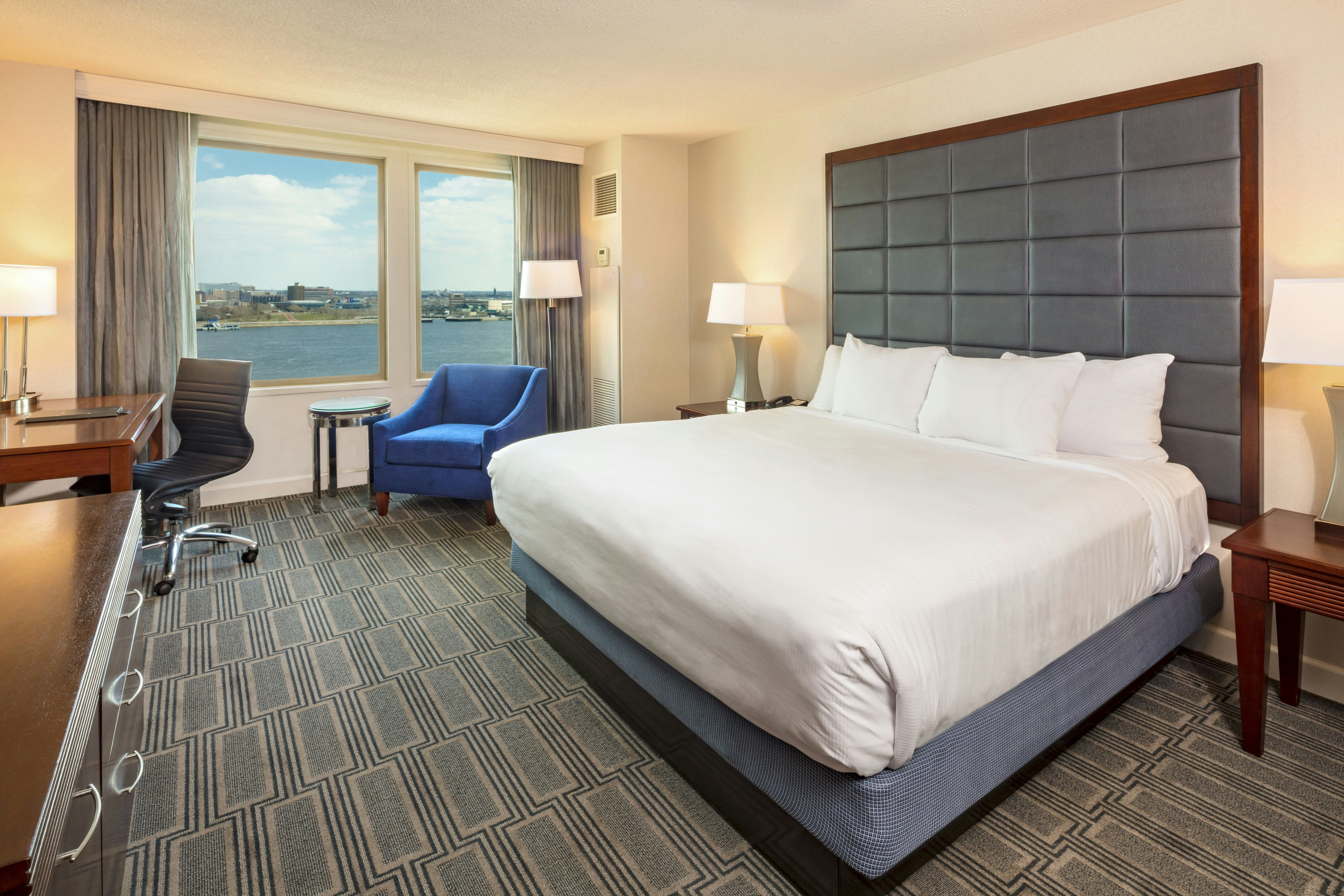 ROOM, KING BED, WATER FRONT