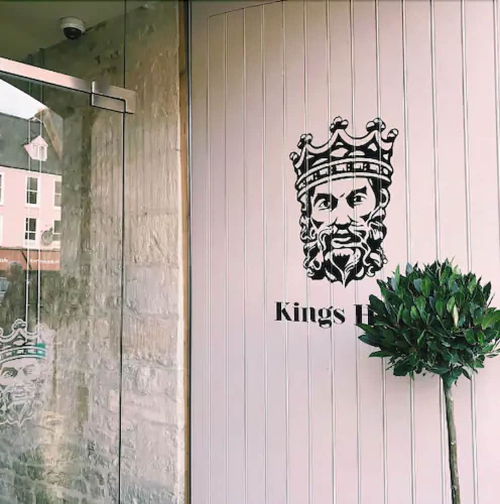Kings Head Hotel 67/71