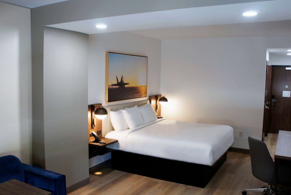 La Quinta Inn & Suites by Wyndham Manchester / Arnold AFB 10/42
