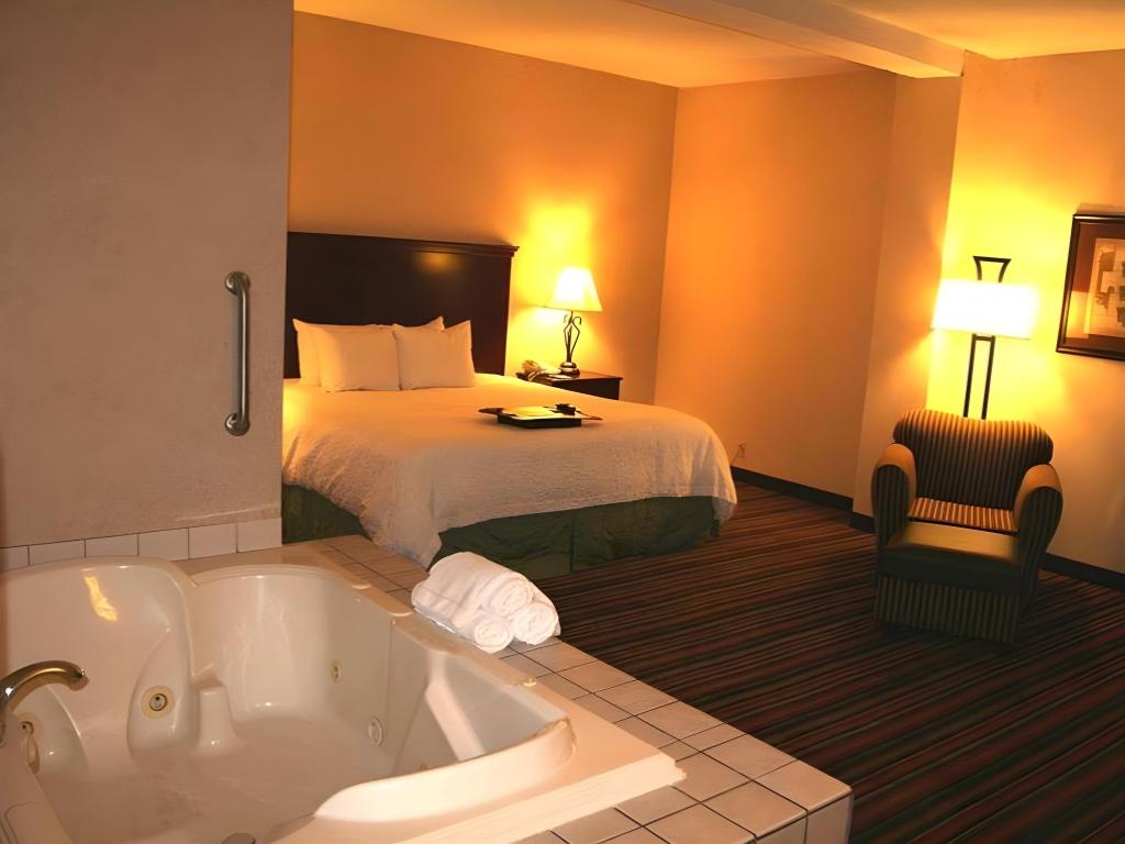 Upgrade, Efficiency, Suite, 2 Queen Beds, Accessible