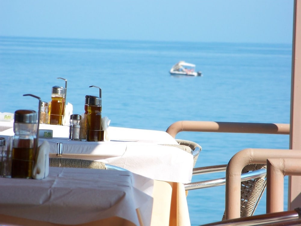 Agia Fotia 29/30