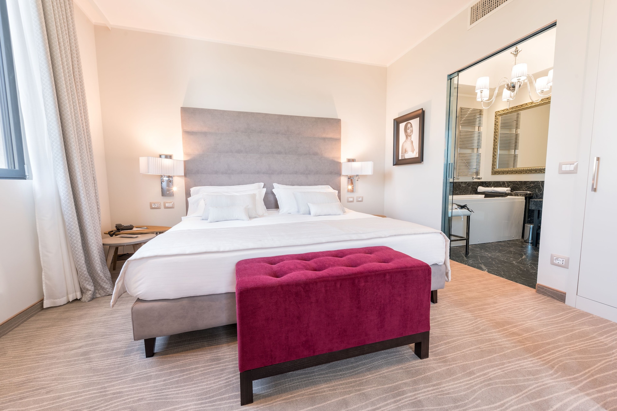 جناح ديلوكس بسرير مزدوج مع أريكة، Db Hotel Verona Airport And Congress 2/8