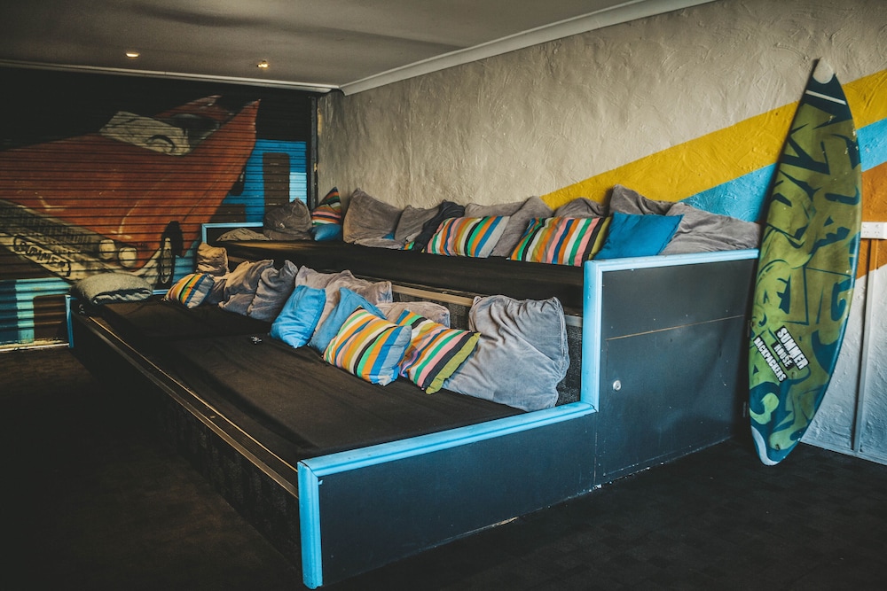 Summer House Backpackers 9/28