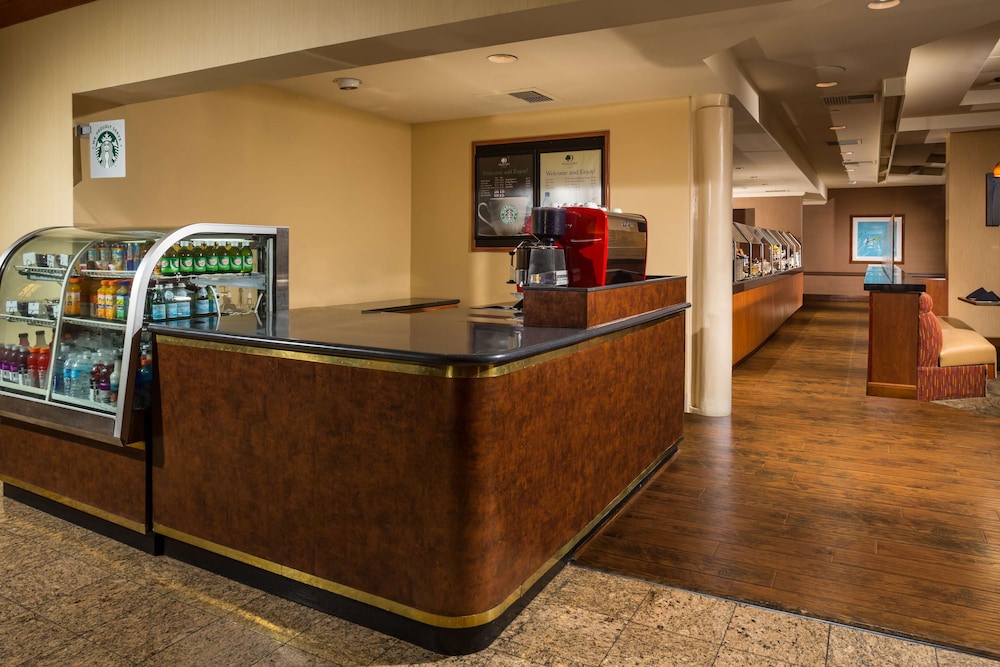 DoubleTree by Hilton Hotel Carson CA 14/84