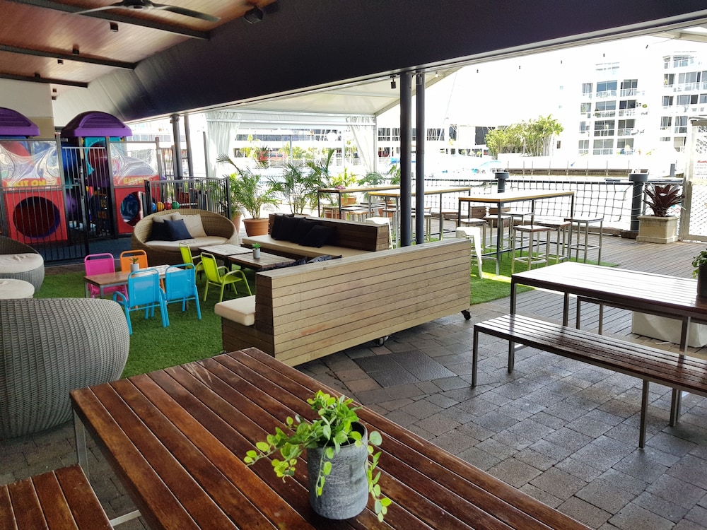 Nightcap At Kawana Waters Hotel 39/65