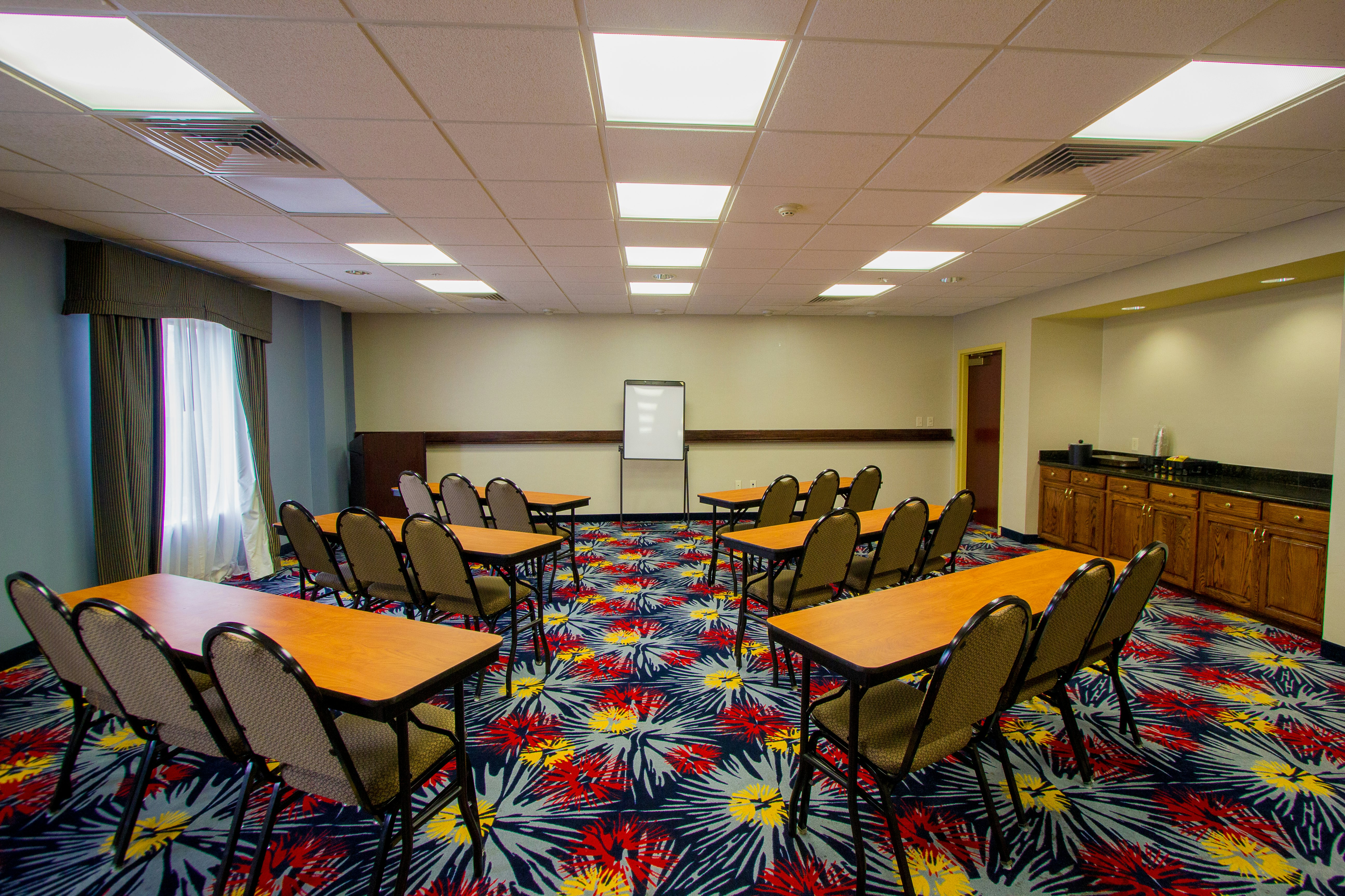 Hampton Inn Suites Natchez 73/78