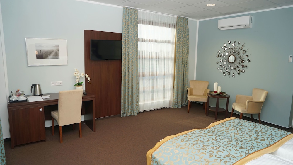 Hotel Class 17/23
