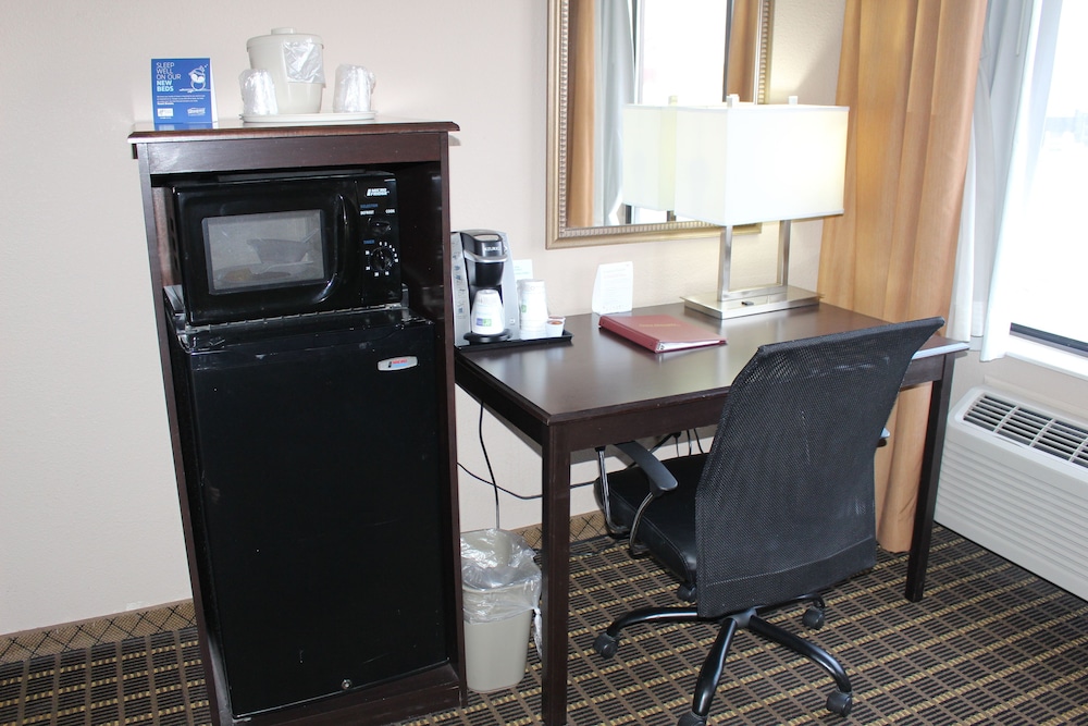 Holiday Inn Express & Suites Kansas City-Liberty (Hwy 152), an IHG Hotel 66/74