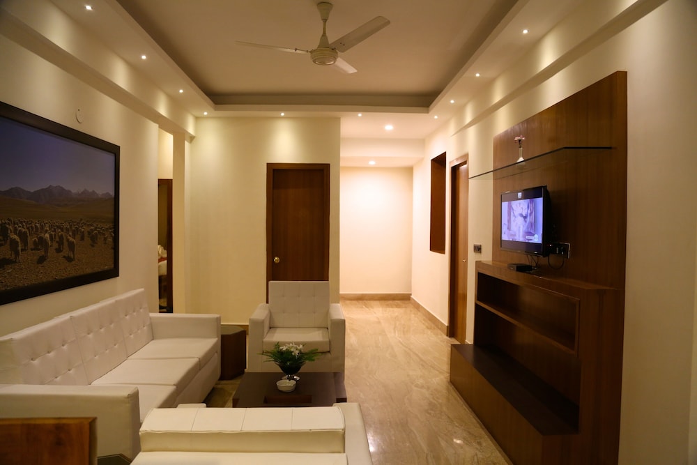 Inderlok Hotel 11/15