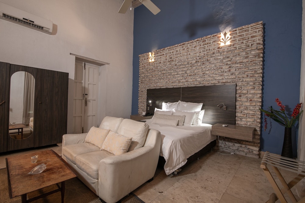 HOTEL BOUTIQUE DON PEPE 20/72