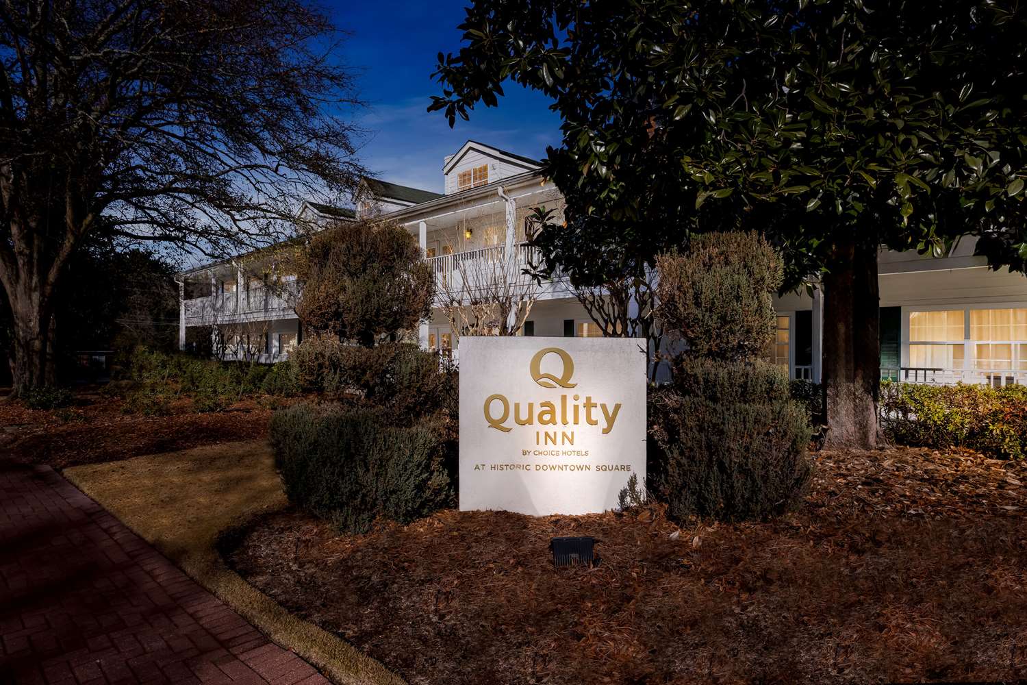 Quality Inn Fayetteville Near Historic Downtown Square 3/22