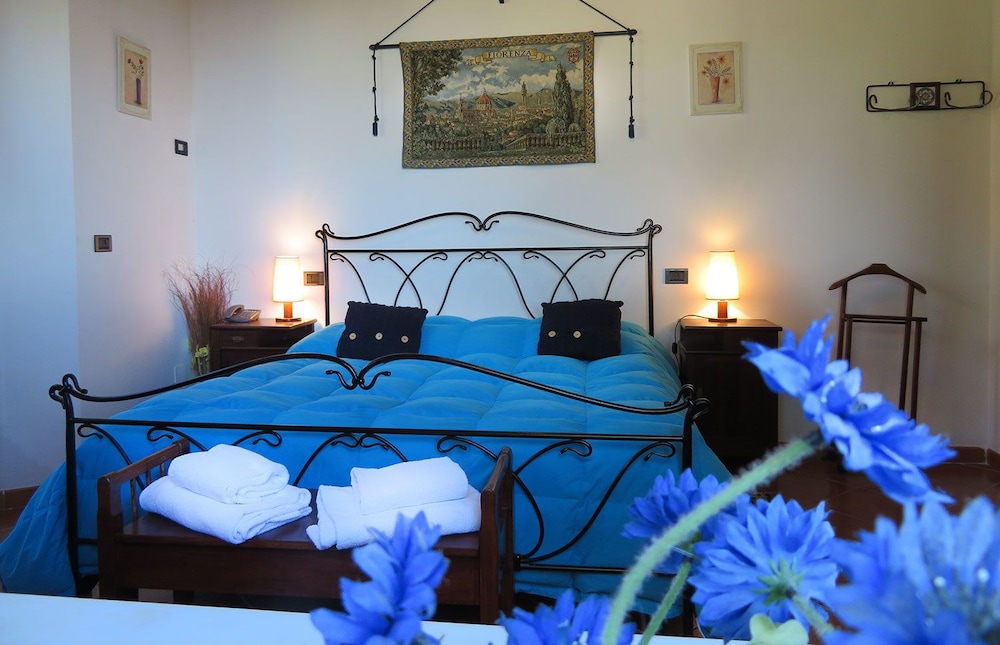 Villa Sant' Uberto Country Inn 34/65