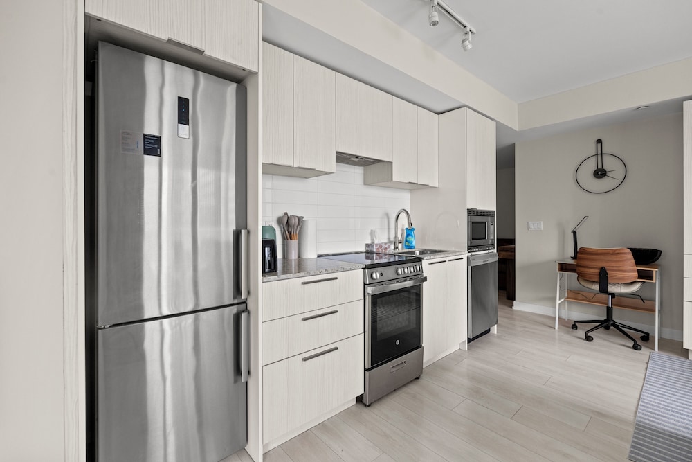 Teahouse Condos in Downtown Toronto 7/50