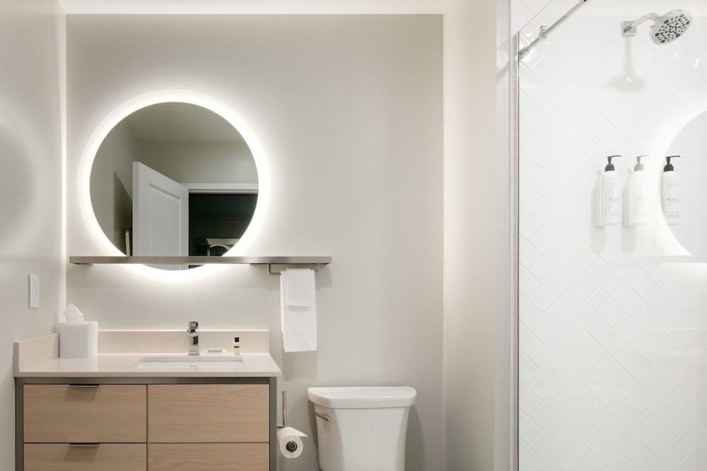 TownePlace Suites Oconomowoc 24/28