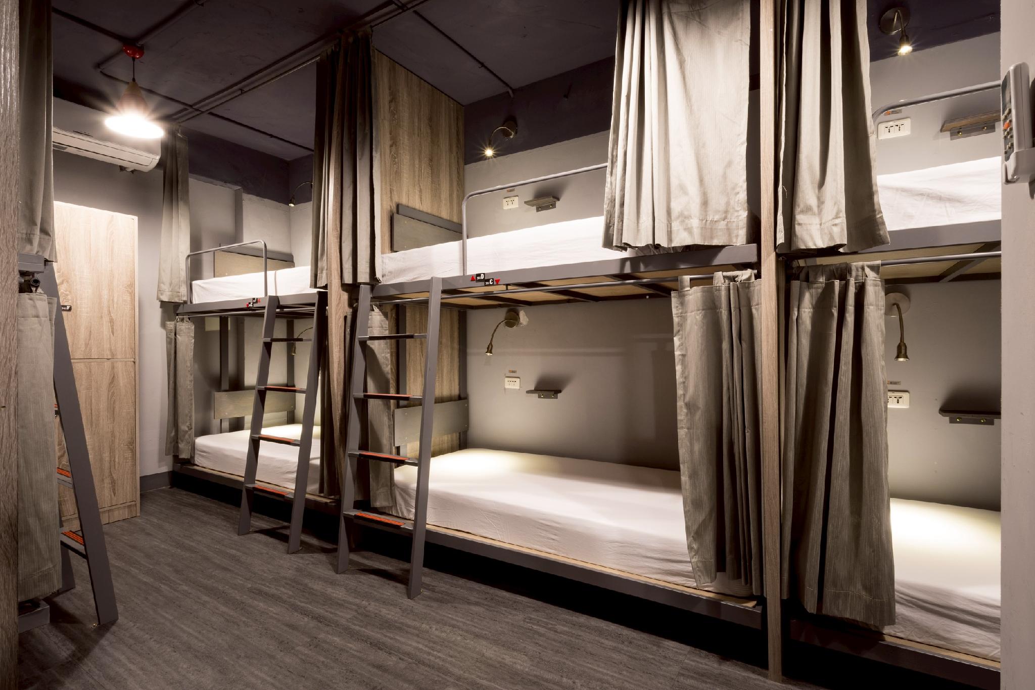 Private, 8 Beds, 8 Bunk Beds, Shared Bathroom