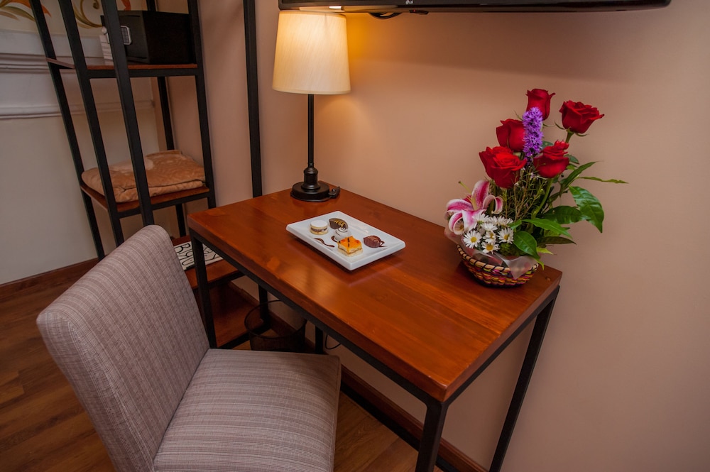 Casa Biru Hotel Boutique 56/68