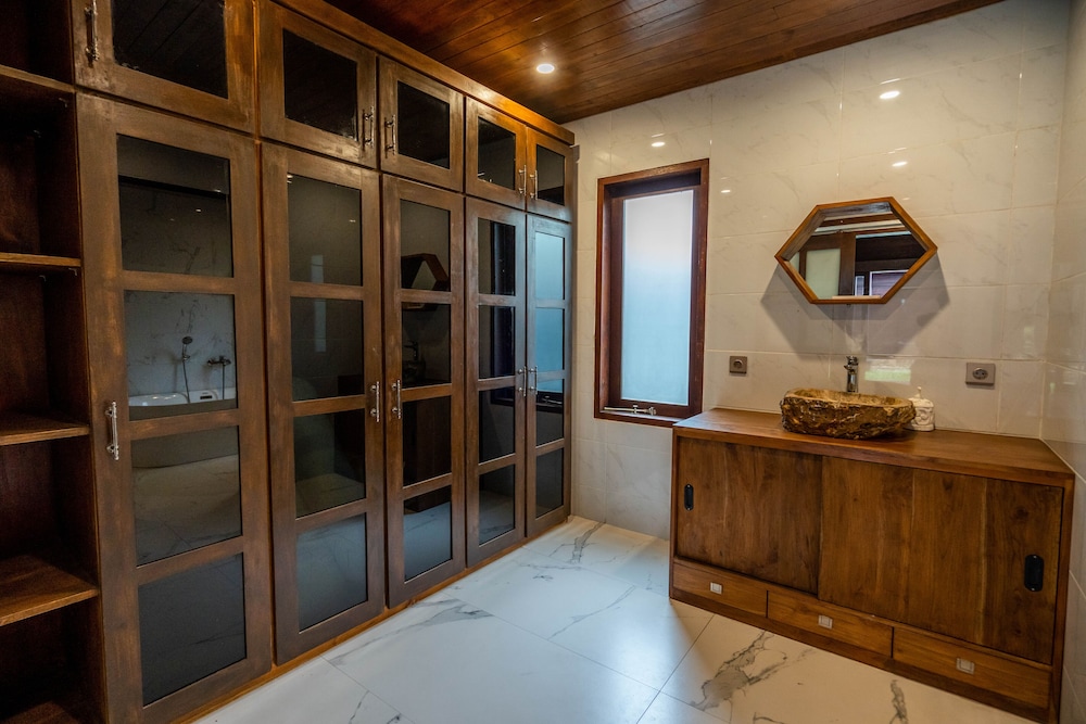 Shankara Munduk Bali 8/47