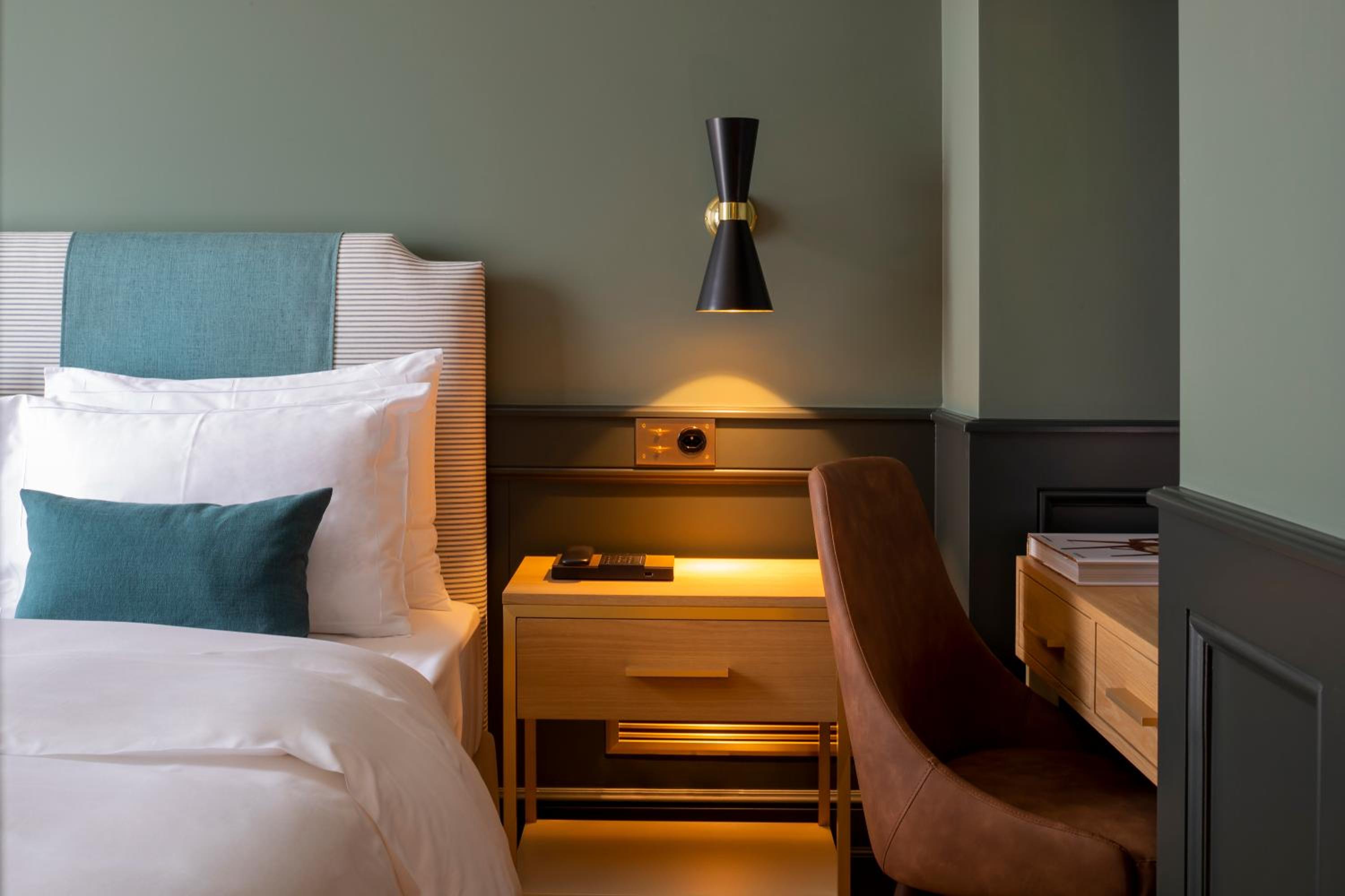 2 Bedrooms, Roof Top, Suite, Single Bed, Terrace