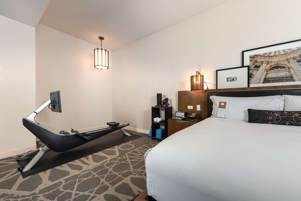 HYDROW WELLNESS, KING BED