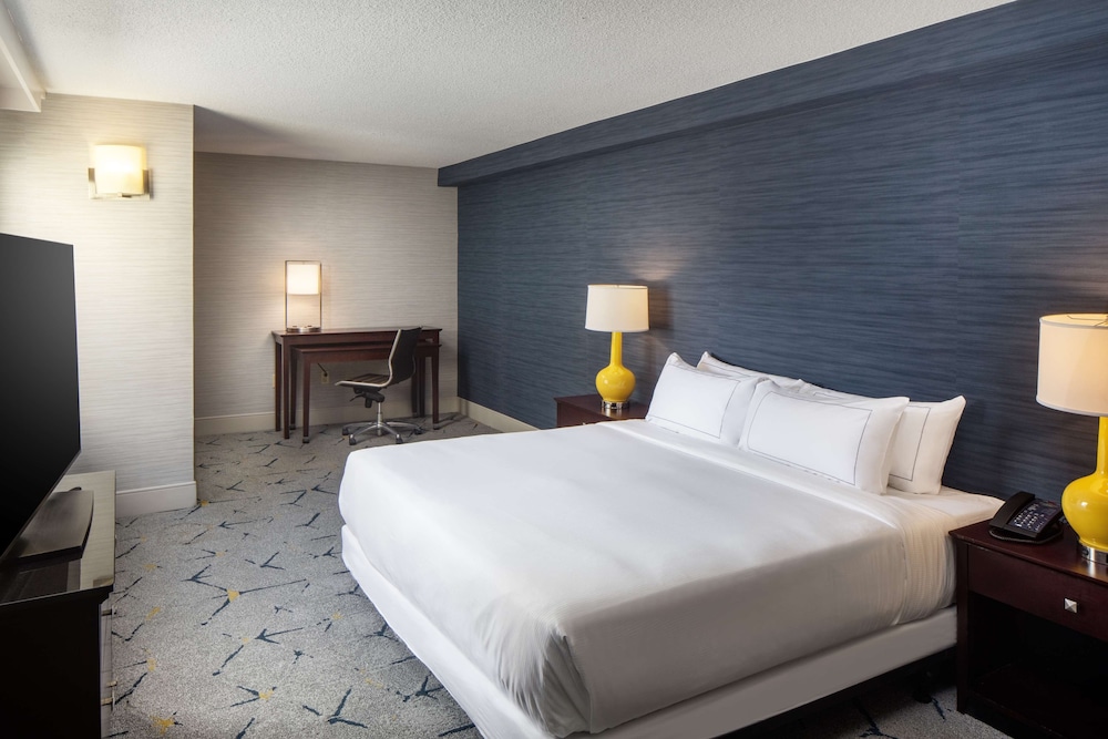 DoubleTree by Hilton Washington DC Silver Spring 11/55