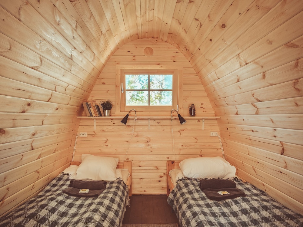Downtown Forest Hostel & Camping 30/50
