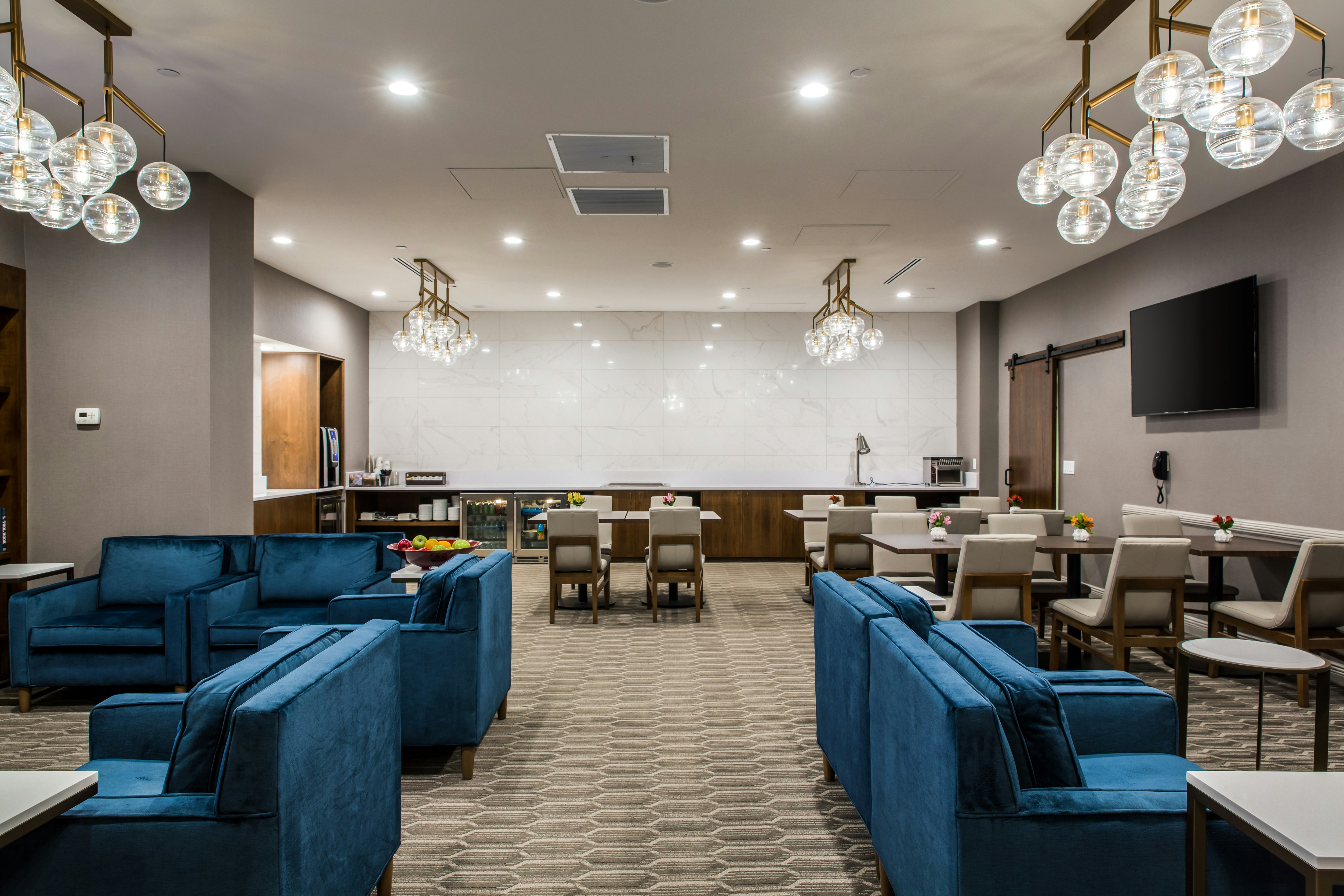 Hilton Chicago/Oak Lawn 72/76