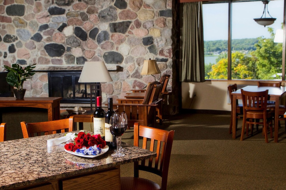 The Ridge Hotel 48/64