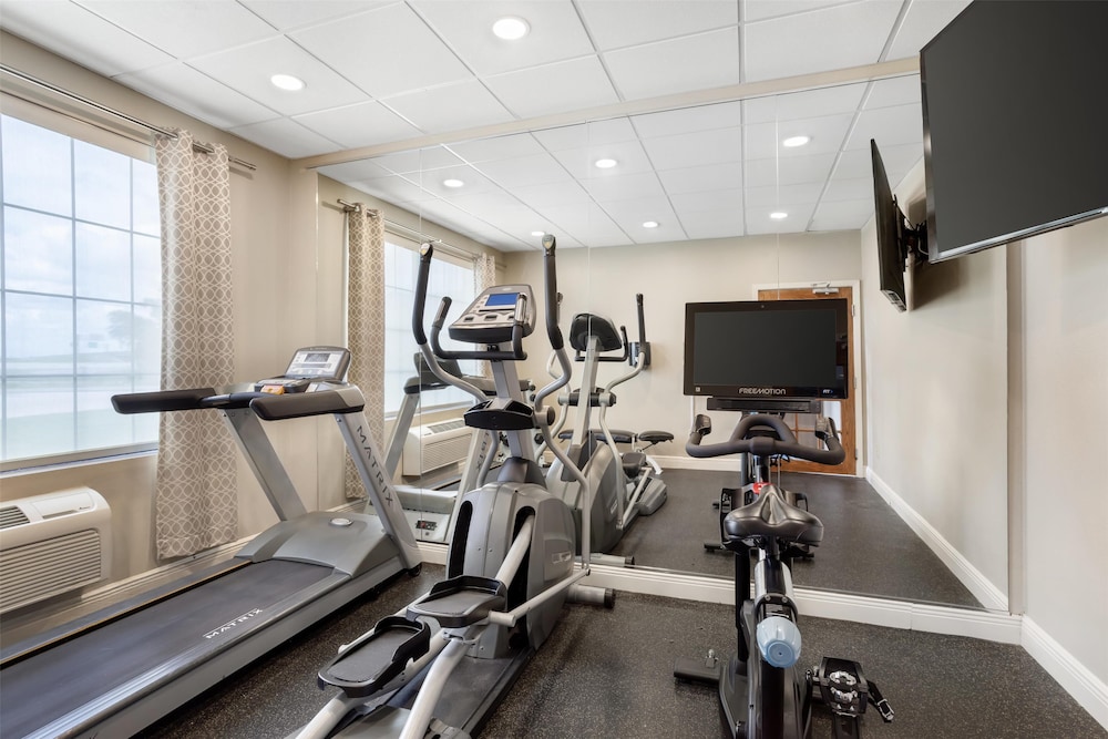 Best Western Plus Executive Hotel Suites 20/50