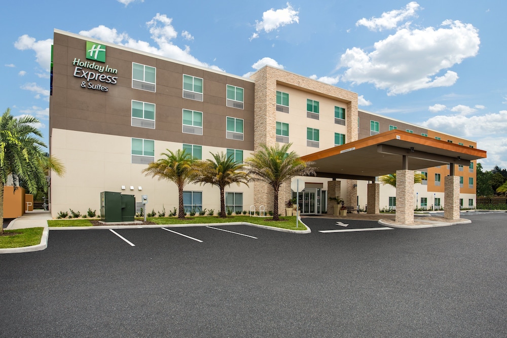 Holiday Inn Express And Suites Deland South in DELAND - FL