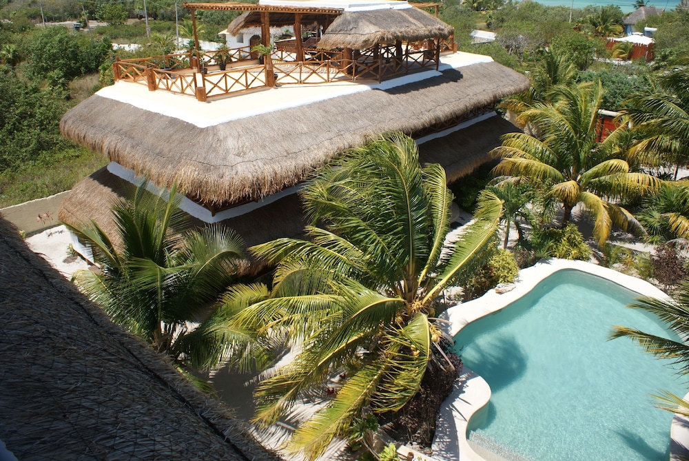 Ensueno Holbox & Beach Club 64/74