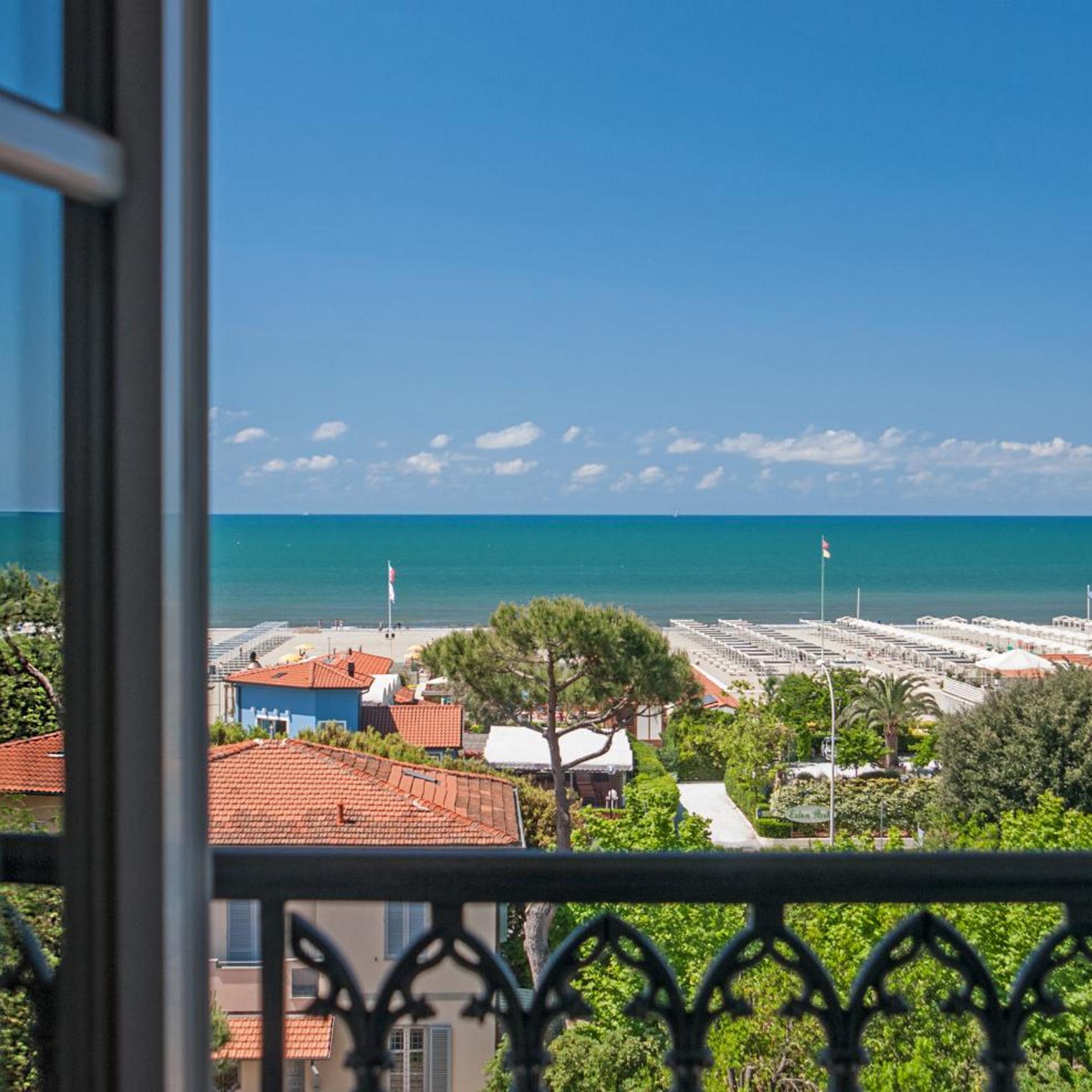 HOTEL VILLA OMBROSA 45/52