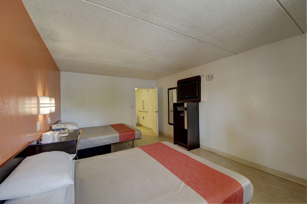 Motel6 San Antonio, TX - Downtown - Market Square 17/44