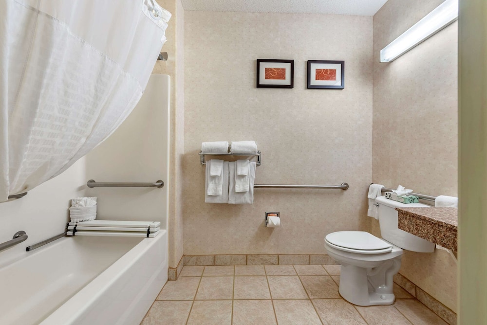 Comfort Suites Castle Rock - Denver South 7/35
