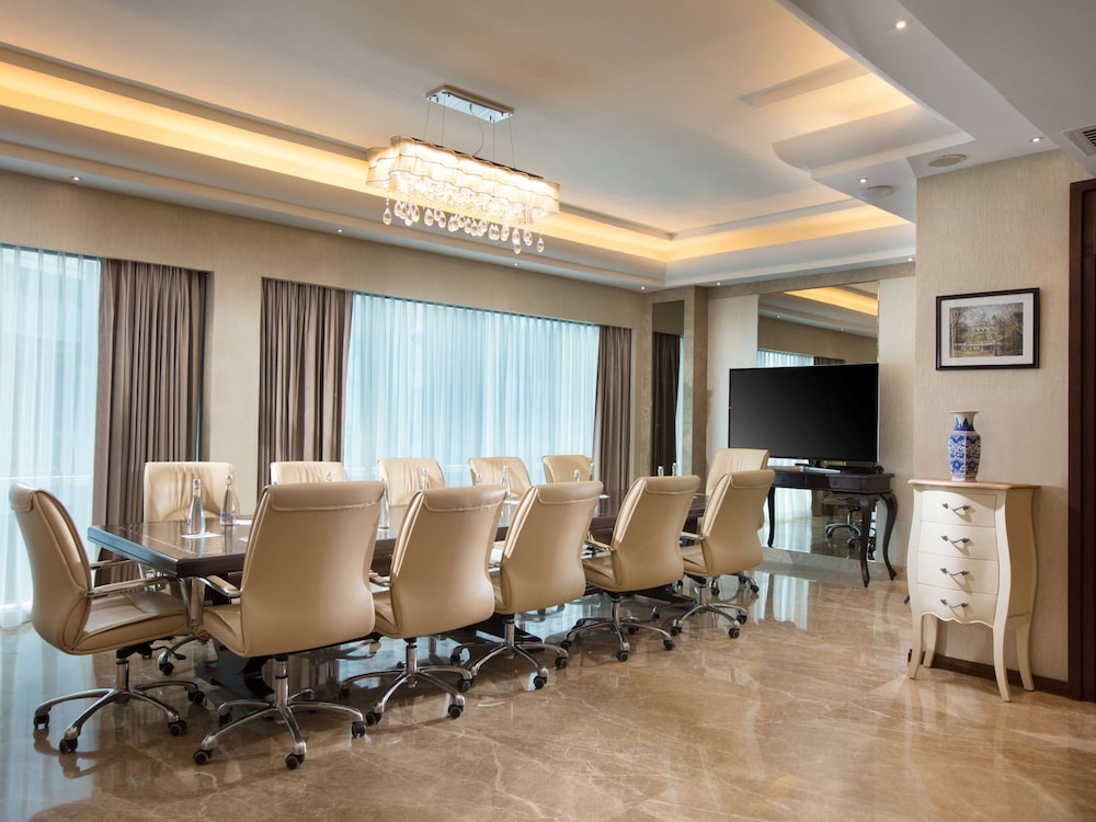 Wyndham Panbil Batam 93/105