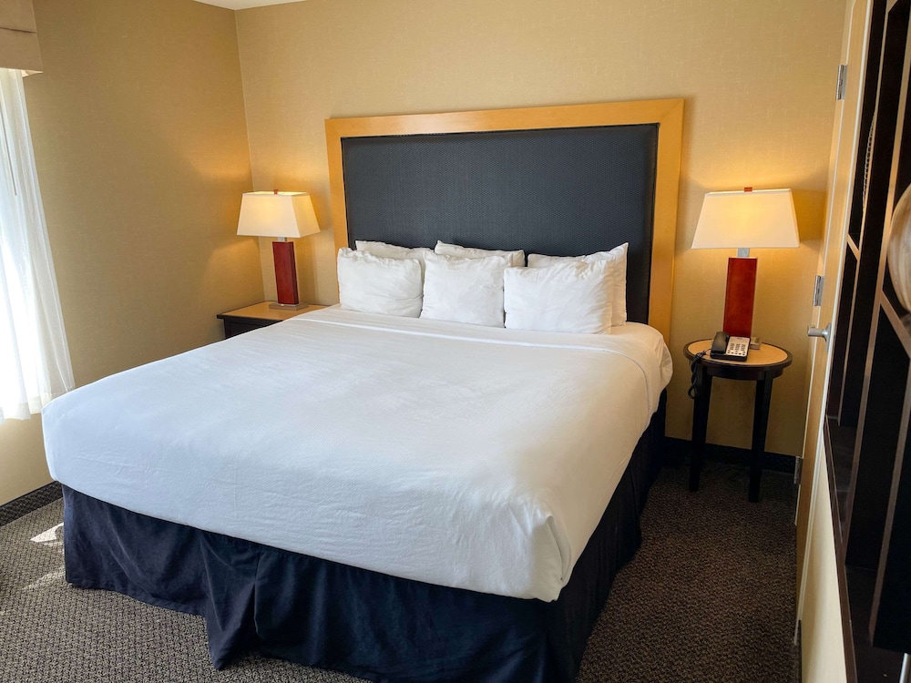 SpringHill Suites by Marriott Appleton 6/45