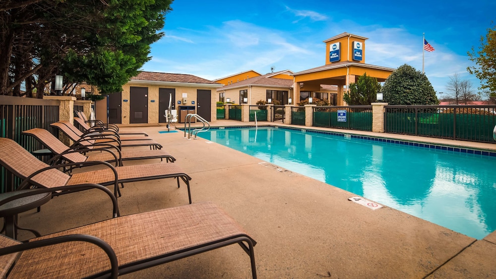 Best Western Inn & Suites Monroe 3/33