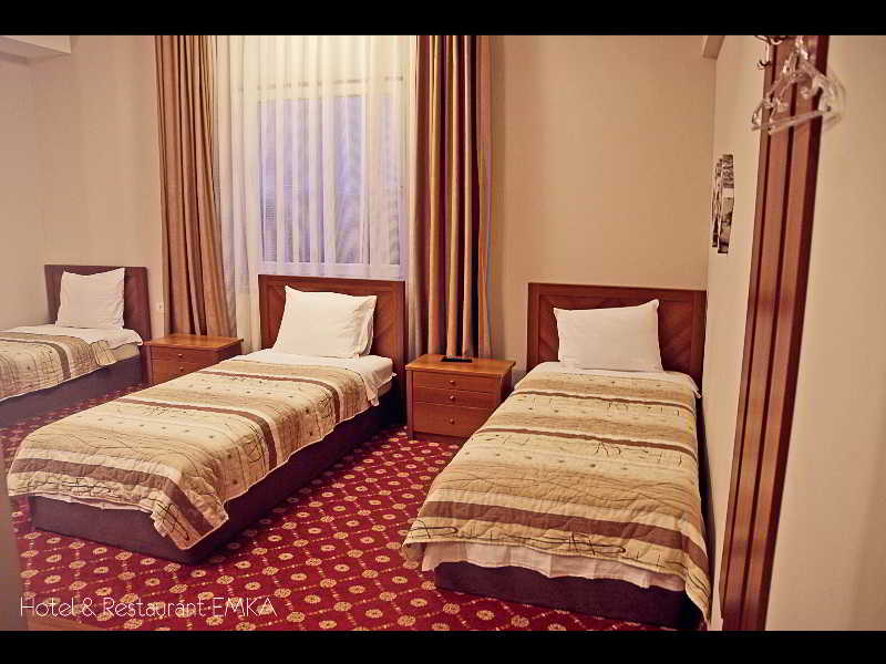 Emka Hotel 13/32