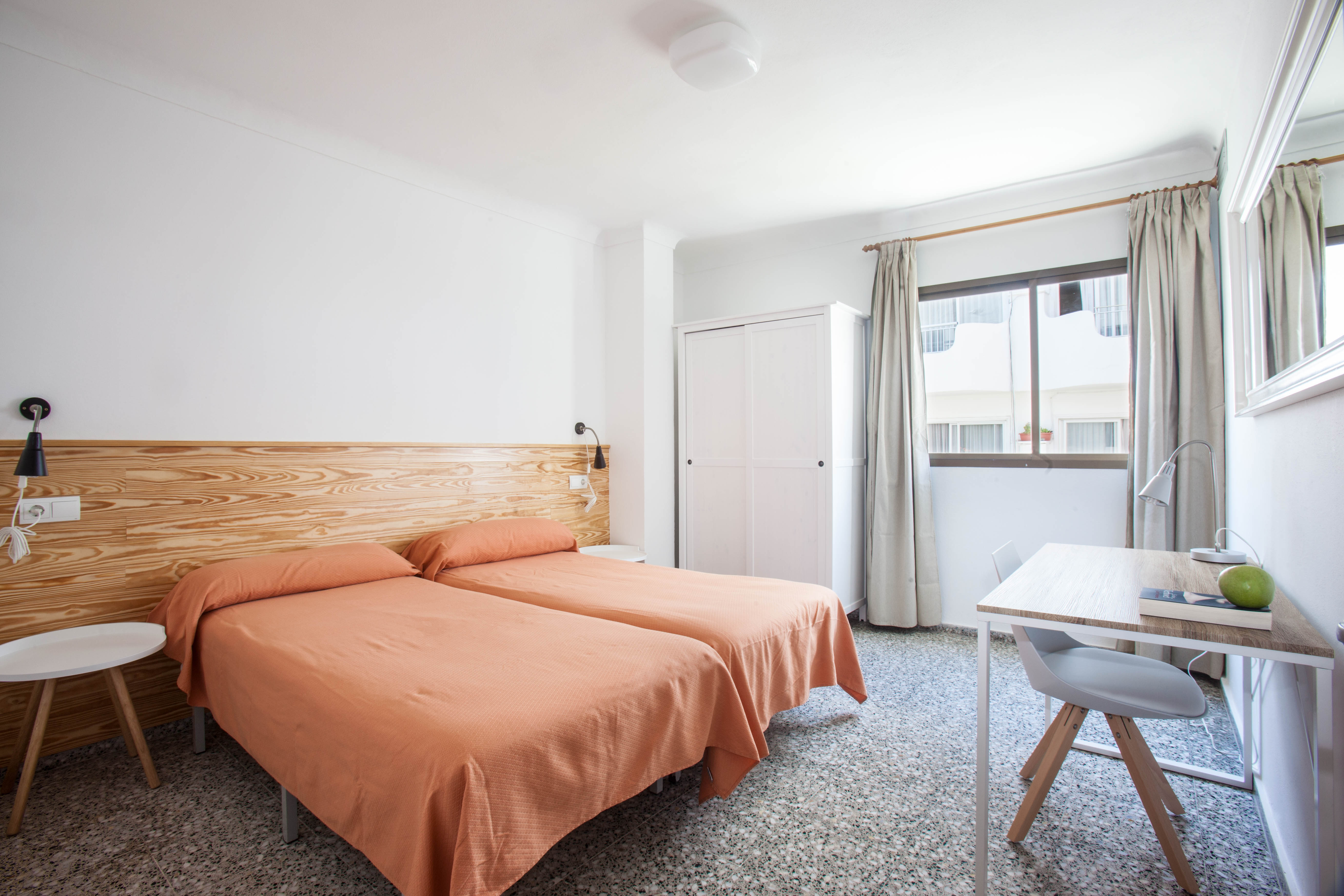 3 Bedrooms, Apartment, No Sea View