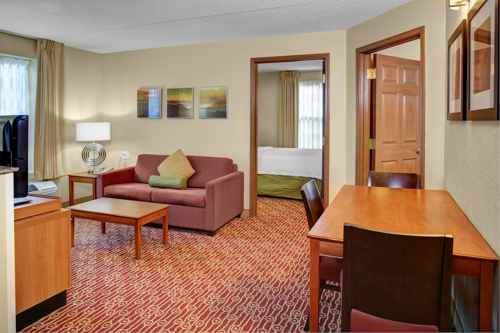 Suburban Studios Blue Ash Cincinnati 32/48