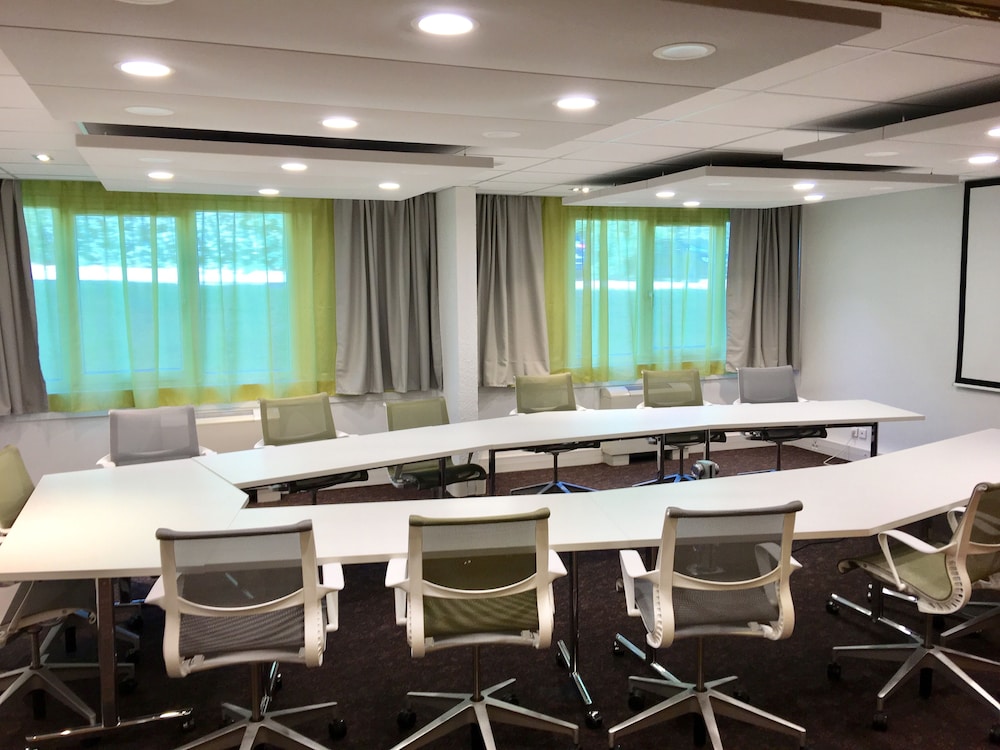 NOVOTEL LIMOGES LE LAC 60/72