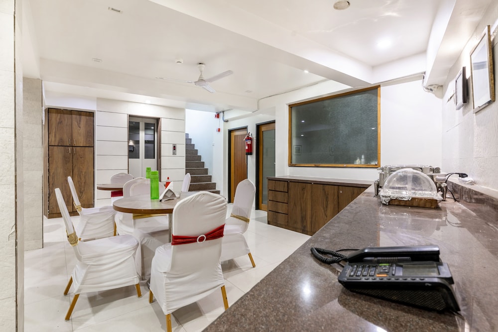 Hotel Ashish 35/39