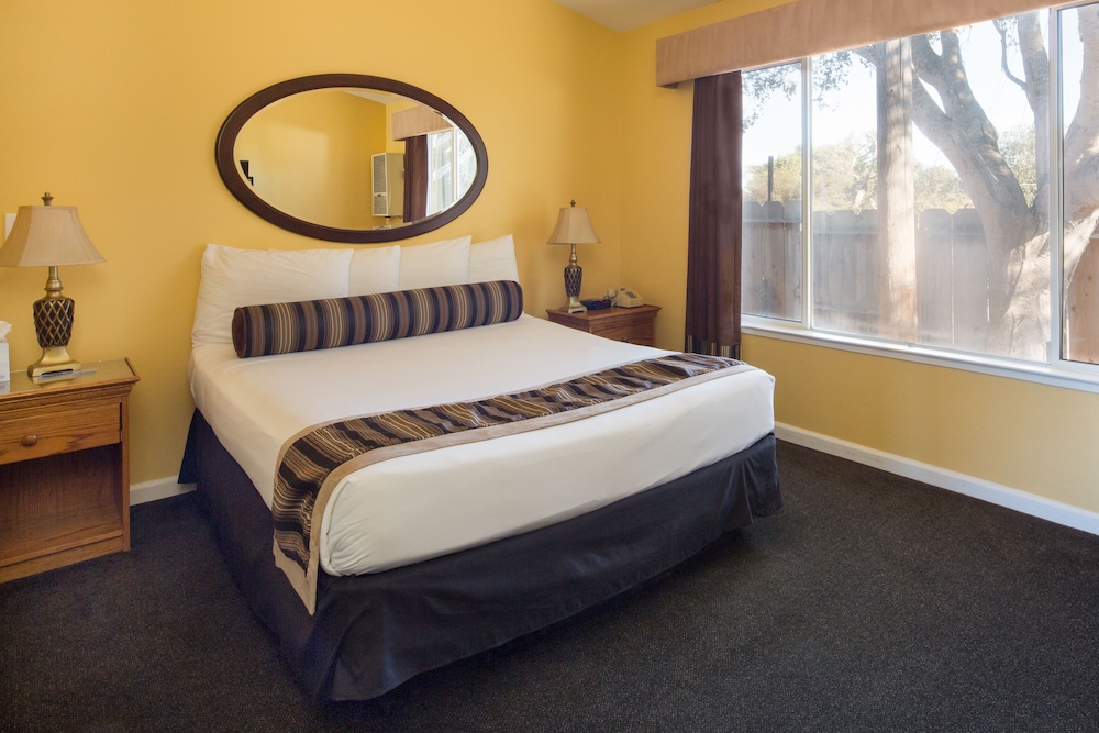 Sea Breeze Inn And Cottages 40/75