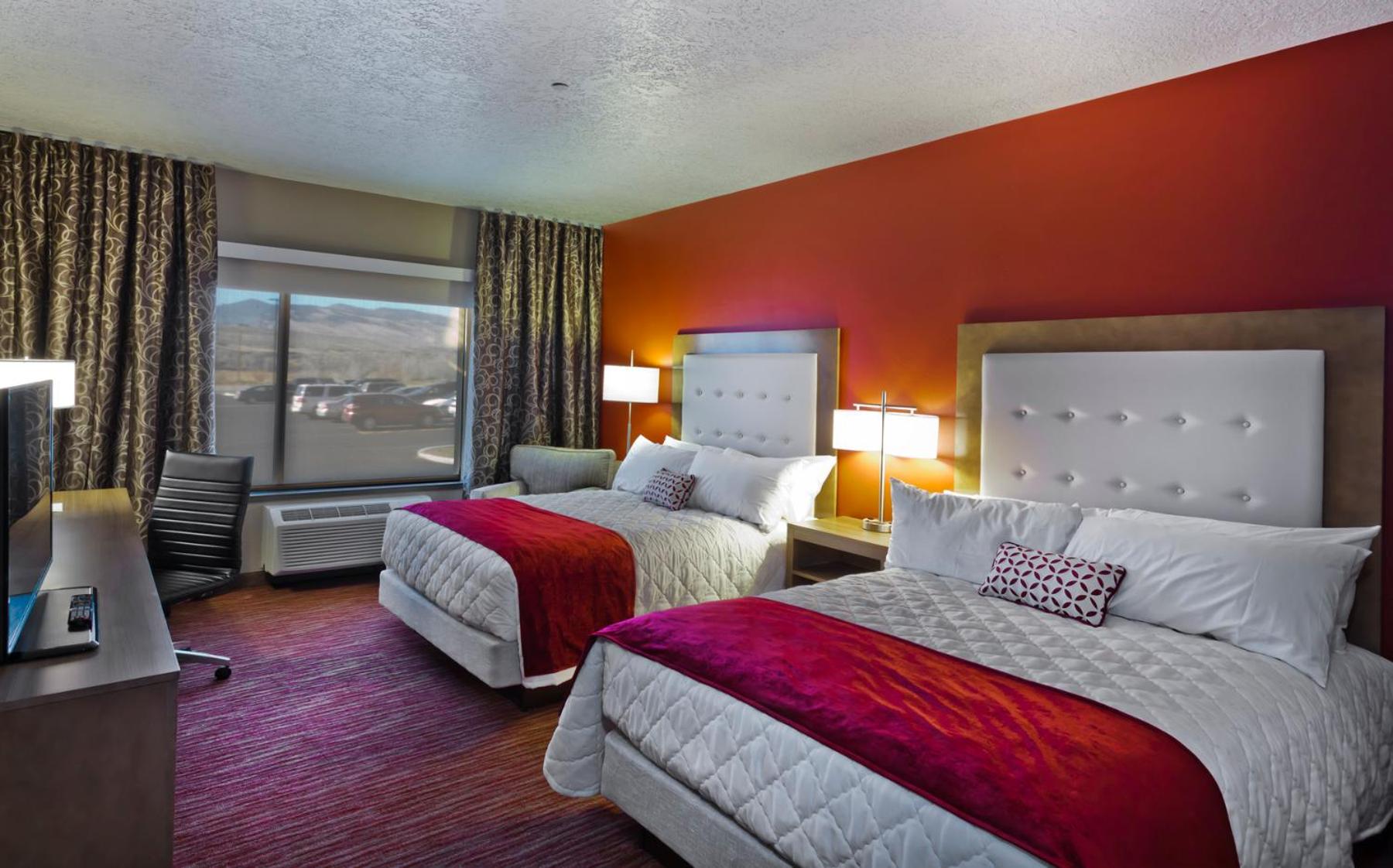 Standard, Queen Bed